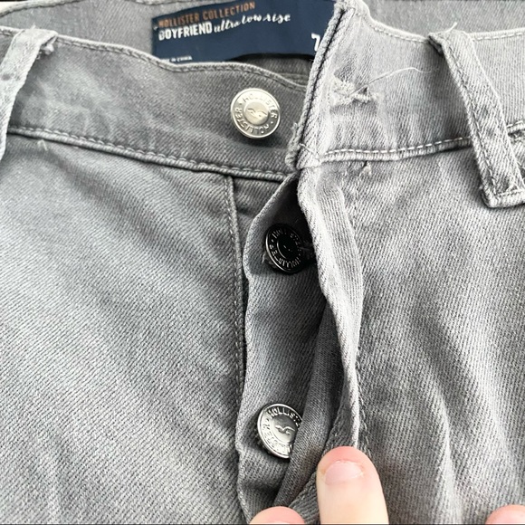 Hollister Boyfriend Ultra Low Rise Distressed Button Fly Jeans Size 28 - Picture 5 of 7